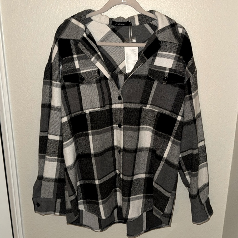 AUTOMET Womens Oversized Flannel Button Down Jacket/Shirt - Size: L